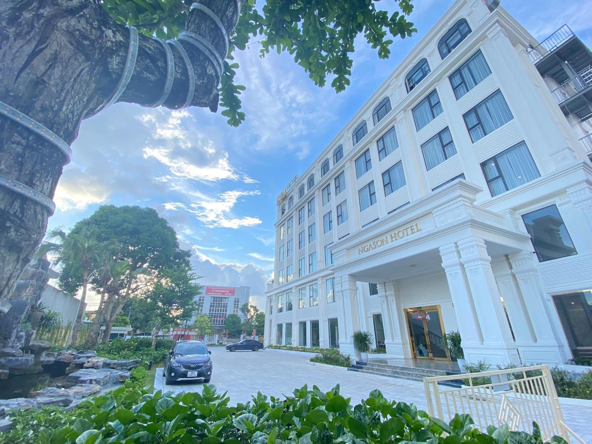 Khach San Nga Son Hotel Luaran gambar